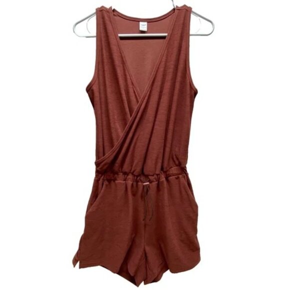 Old Navy Active Jumper Women's Small Maroon Sleeveless Breathe On V-Neck Top EUC - Picture 1 of 10